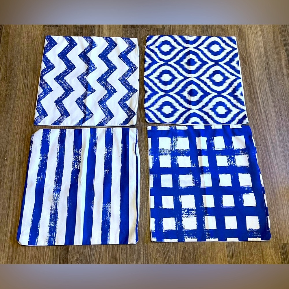 Indoor/ Outdoor Blue And White Pillow Covers Unbranded  New Set Of 4 Blue modern